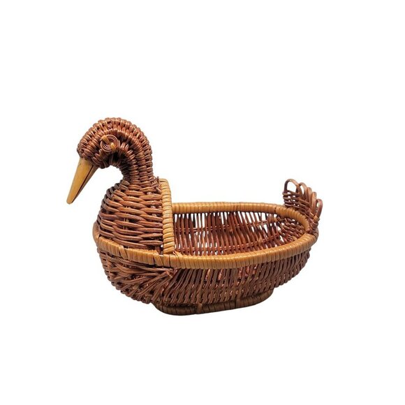 Small Wicker Duck Basket Table Top Centet Piece Brown Woven Duckling Design - Picture 3 of 10